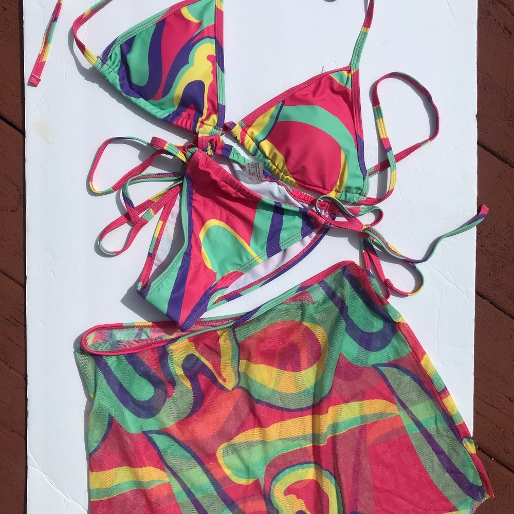 NEW NWOT Shein Peice Bikini Set. Multi color. Small